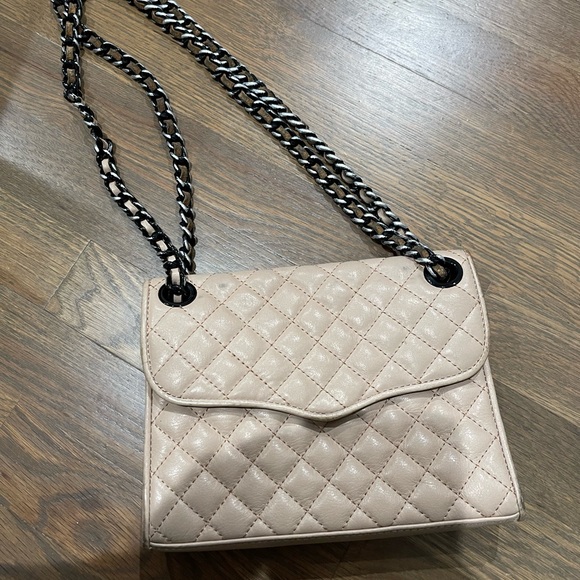Rebecca Minkoff Handbags - Rebecca Minkoff Quilted Chain Clutch in Blush Leather
